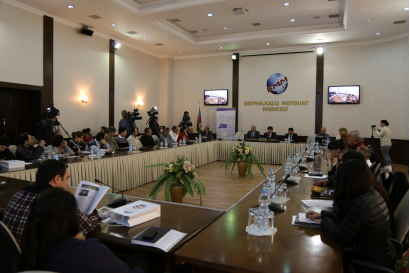 Conferencia de prensa del Centro de Traducción de Azerbaiyán